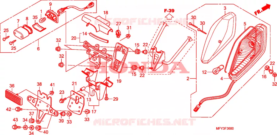 FEU ARRIERE/FEU D'IMMATRICULATION(VT1300CR/CRA) Honda MOTO 1300 VT 2011  VT1300CRB