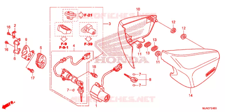 COUVERCLES LATERAUX (VT750CS/C2B/C2S/C) Honda MOTO 750 SHADOW 2015  VT750CSF