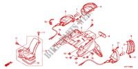 GARDE BOUE ARRIERE   CLIGNOTANT ARRIERE pour Honda PCX 150 de 2014