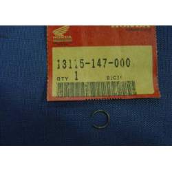 ATTACHE D'AXE DE PISTON,